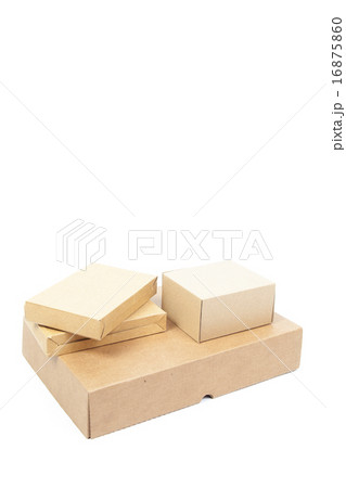 Small brown cardboard boxes stacked 16875860