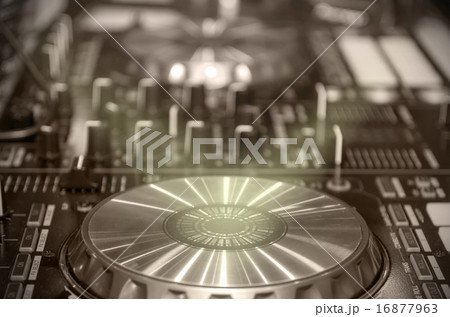 Digital music equipment, music mixer with track 16877963