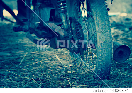 Old motorcycle with rusty components Old motorcycle with rusty components 16880374