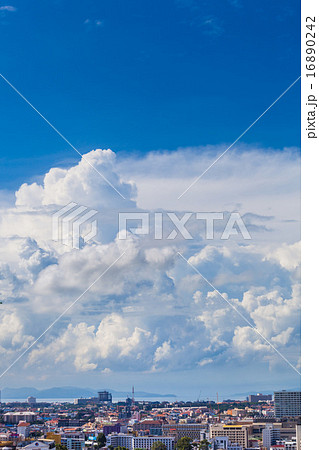 blue sky with cloudy over Pattaya bay Thailand 16890242