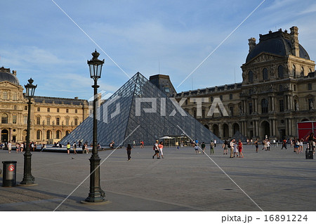 ルーブル美術館 ルーブル美術館 16891224