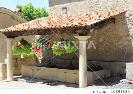 ムスティエ・サント・マリー　アルプ・ドゥ・オート・プロヴァンス　フランス 16891389