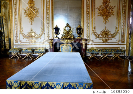 ベルサイユ宮殿の閣議の間 16892050