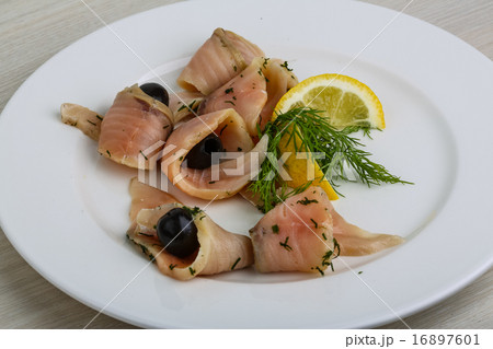 Salted salmon with olive 16897601