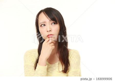 心配るす女性 16899906