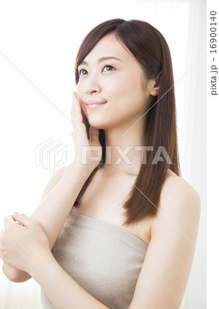 ビューティーイメージ　若い女性 16900140