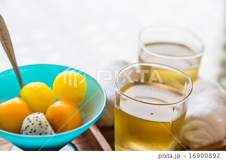Ice tea with fruit Ice tea with fruit 16900892
