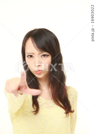 批判的な女性 批判的な女性 16903022