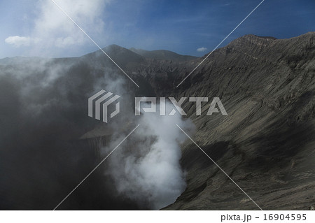 Volcano Ijen, Java, Indonesia, bright colorful Volcano Ijen, Java, Indonesia, bright colorful 16904595