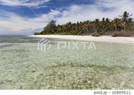 Tropical island of Gili Air, Indonesia 16904611