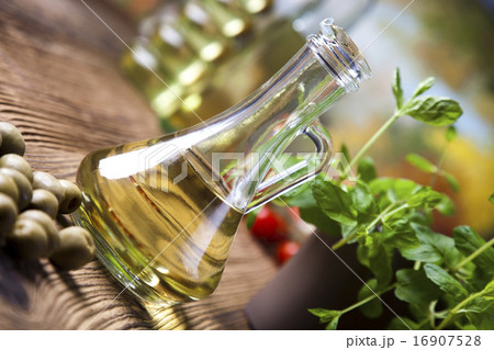 Extra Virgin Olive Oil, Mediterranean rural theme Extra Virgin Olive Oil, Mediterranean rural theme 16907528