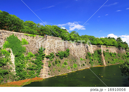 7月大阪 大坂城・本丸高石垣(日本一の高石垣) 16910008