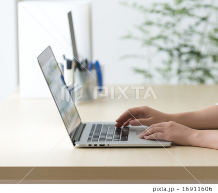 PC PC 16911606