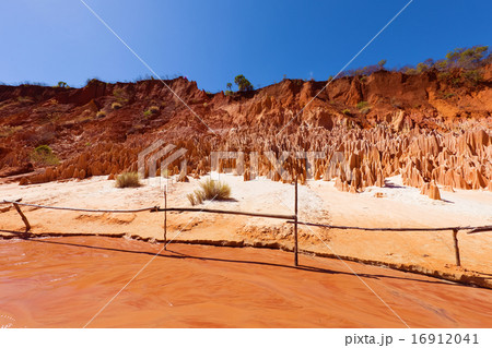 レッド・ツィンギー遠景 16912041