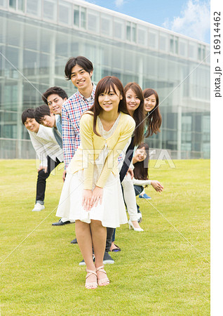 大学生の集合写真 16914462