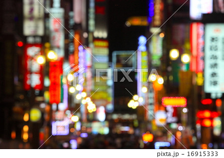 歓楽街イメージ(新宿歌舞伎町)の背景用素材画像 歓楽街イメージ(新宿歌舞伎町)の背景用素材画像 16915333