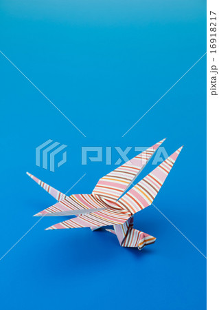 トンボの折り紙の写真素材