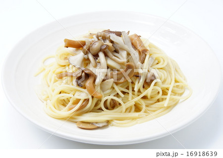 キノコパスタ 16918639