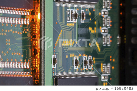 Electronic microcircuit and microchip Electronic microcircuit and microchip 16920482
