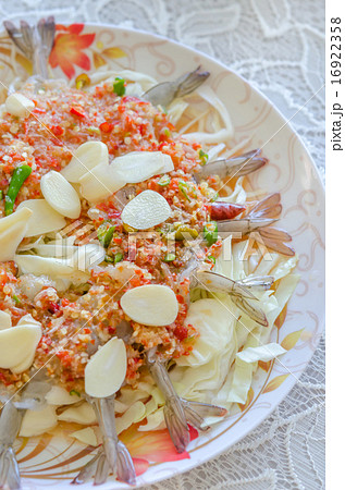raw shrimp in spicy fish sauce 16922358