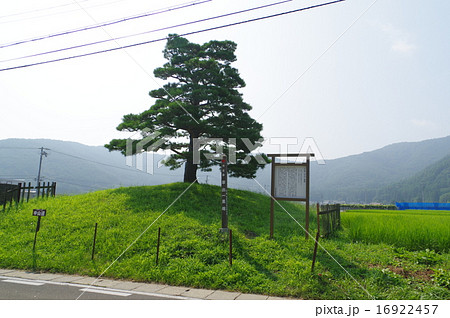 中山道 平出一里塚 長野県の史跡 (長野県塩尻市平出)南側~横 中山道 平出一里塚 長野県の史跡 (長野県塩尻市平出)南側~横 16922457