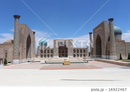 サマルカンドの名所　レギスタン広場　ウズベキスタン 16922467
