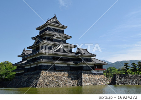 長野県　松本城　天守（国宝） 16924272