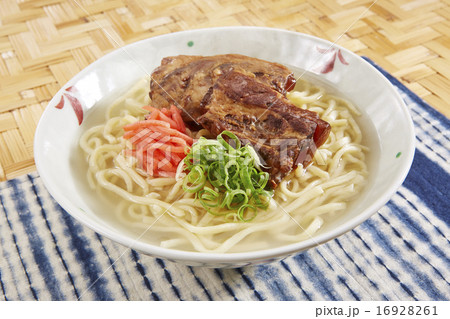 ソーキそば　湯気あり 16928261