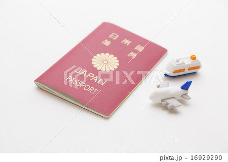 パスポートと飛行機と大型船 パスポートと飛行機と大型船 16929290
