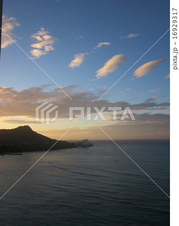 ダイヤモンドヘッドの夕暮れ ダイヤモンドヘッドの夕暮れ 16929317