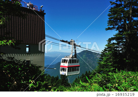 岐阜県　新穂高ロープウェイと西穂高口駅展望台 16935219