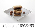 お菓子 16935453