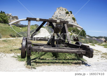 Medieval weapon Catapult 16937410