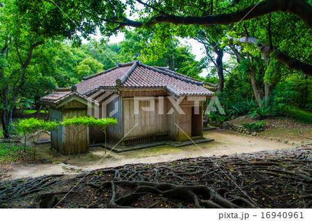 沖縄の世界遺産（識名園） 16940961