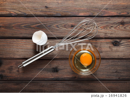 Egg ready to whisking 16941826
