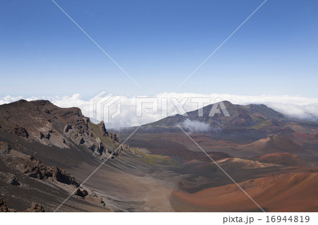 ハレアカラ火山 16944819