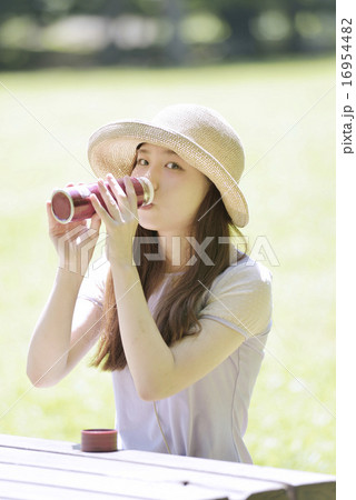 セール 水筒で飲む