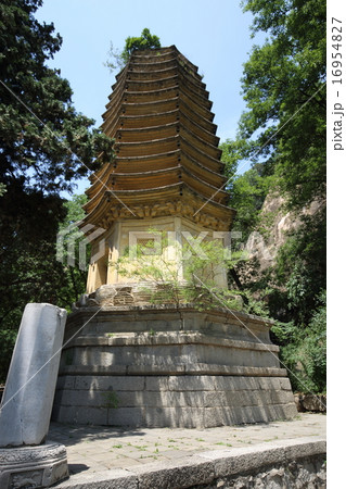 天津　天津盤山風景名勝地　天成寺古仏舎利塔 16954827