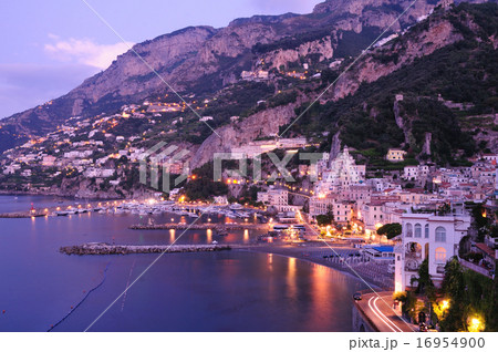 イタリア アマルフィの町の夜明け 16954900