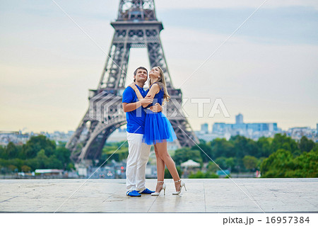 Romantic dating couple in Paris Romantic dating couple in Paris 16957384
