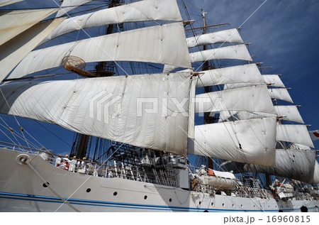 ２代目海王丸による総帆展帆 16960815