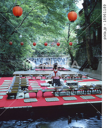 貴船の川床 16961189