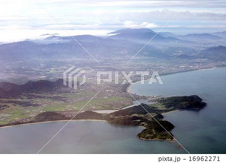 玄界灘上空から望む福岡県宗像市の津屋崎周辺のパノラマ 16962271