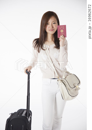 女性　旅行 16962672