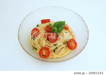 トマトとバジルの冷製パスタ トマトとバジルの冷製パスタ 16963163