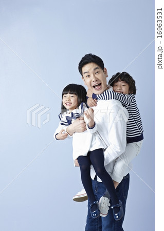 パパの子育て パパの子育て 16963531