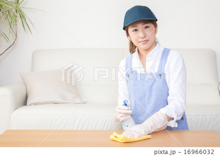 ハイスクリーニング　女性スタッフ 16966032