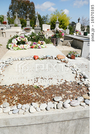 サン・ポール・ド・ヴァンスにあるシャガールの墓 16970385