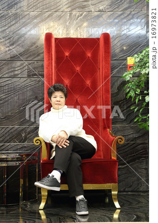 Senior Adult sit 16973821