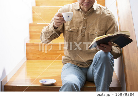 男性　シニア　趣味 16979284